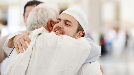 মা-বাবাকে খুশি করার উপায়: সৃষ্টিশীল আইডিয়া মা-বাবাকে খুশি করার উপায়