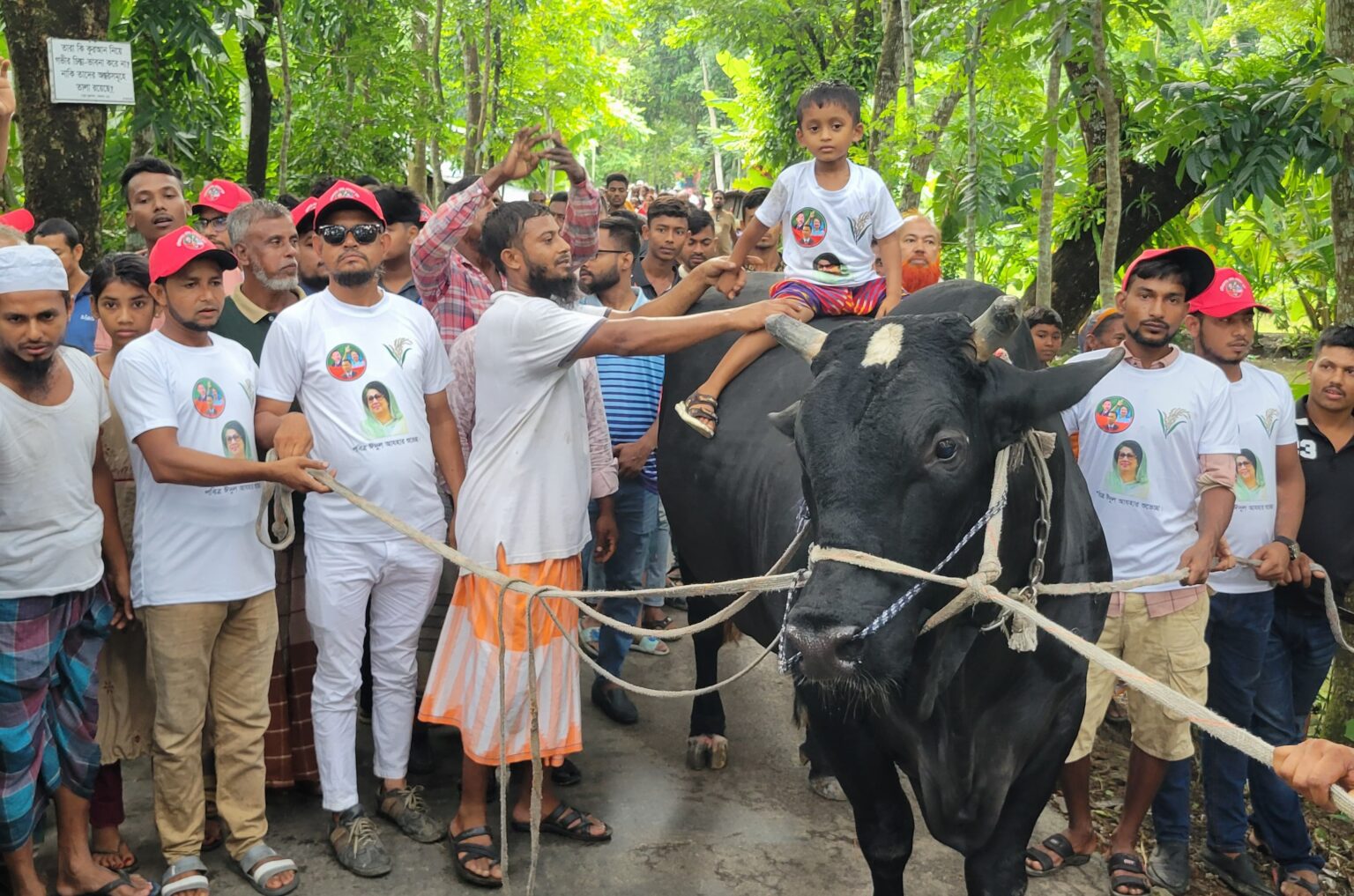 ‘কালো মানিক’ উপহার নিলেন না খালেদা জিয়া, মালিকের কাছে চাইলেন দোয়া