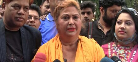ছেলের নামে মিথ্যা মামলা তুলে নিতে বিএনপি অফিসে অভিনেত্রী রিনা খান রিনা খান