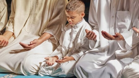 সন্তানের-নামাজ-শেখানোর-উপায়