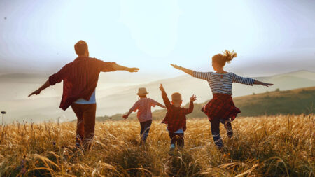 সুখী হতে চাইলে যা করবেন সুখী হতে চাইলে যা করবেন