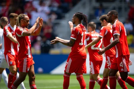 ক্লাব বিশ্বকাপে প্রতিপক্ষের জালে গুনে গুনে ১০ গোলের বিশ্বরেকর্ড বায়ার্নের ১০ গোল বায়ার্নের