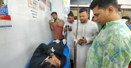 লক্ষ্মীপুরে বৈষম্যবিরোধী ছাত্র আন্দোলনের সংগঠকসহ ১০ জনকে পিটুনি, আটক ৩ ১০ জনকে পিটুনি