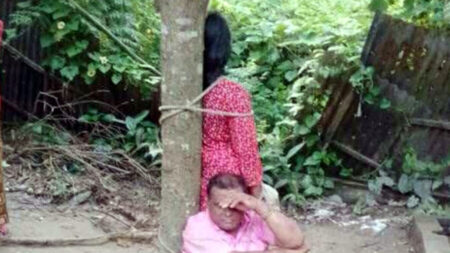 প্রবাসীর স্ত্রীর সঙ্গে অনৈতিক সম্পর্ক; বিএনপি নেতাকে গাছের সাথে বাঁধল গ্রামবাসী বিএনপি নেতা