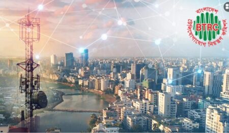 দুই পক্ষের লড়াইয়ে