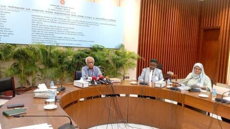 ‘দুর্নীতির অভিযোগের মুখে’