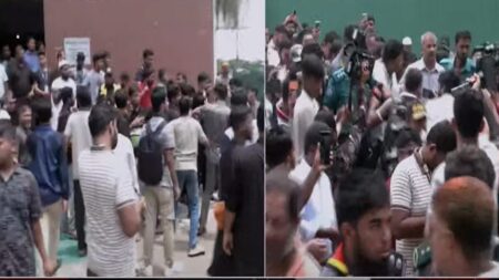 শিক্ষার্থীদের তোপের মুখে