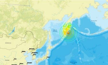 রাশিয়ার উপকূলে শক্তিশালী