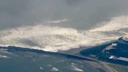 ভূমিকম্পের পর সুনামি, রাশিয়ায় আঞ্চলিক জরুরি অবস্থা ঘোষণা ভূমিকম্পের পর সুনামি
