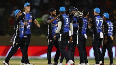 জয় দিয়ে আসর শুরু