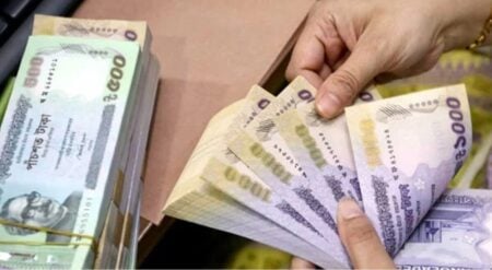 ব্যাংকে অনিশ্চয়তায়