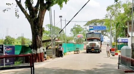 গতি ফিরেছে আখাউড়া বন্দরে, লেগেছে নতুন হাওয়া গতি ফিরেছে আখাউড়া