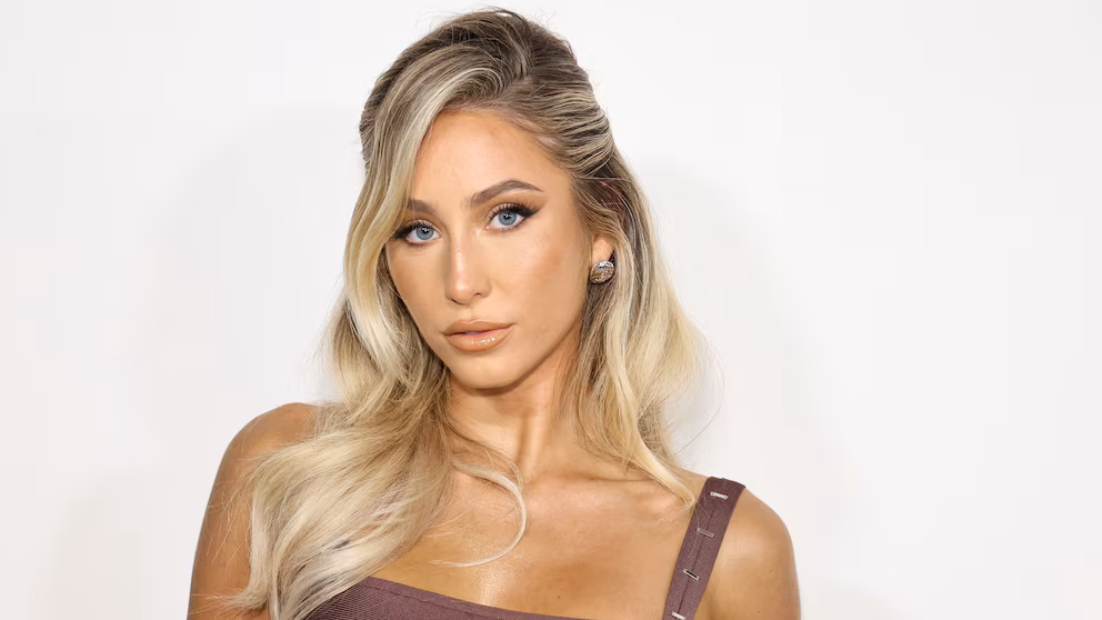 Alix Earle: The Relatable It Girl Revolutionizing Social Media Authenticity