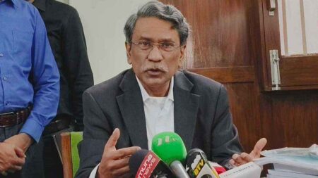 দলীয় প্রধান প্রধানমন্ত্রী হতে পারবেন না, সিদ্ধান্ত জানালো কমিশন দলীয় প্রধান প্রধানমন্ত্রী