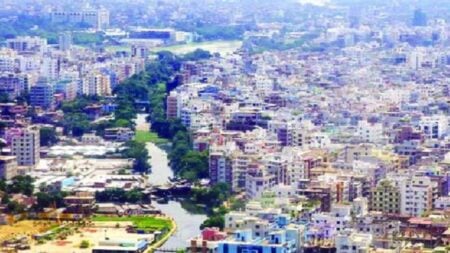 অপরিকল্পিত নগরায়নে কমছে জলাভূমি, বাড়ছে বন্যাসহ প্রাকৃতিক বিপর্যয় DHK