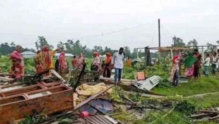 ঘূর্ণিঝড়ে লণ্ডভণ্ড