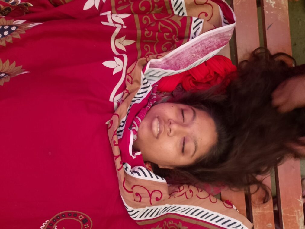 জিপিএ-৫ না পেয়ে প্রধান শিক্ষকের মেয়ের আত্মহত্যা! জিপিএ-৫ না পেয়ে প্রধান শিক্ষকের মেয়ের আত্মহত্যা!