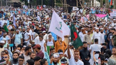 জামায়াতের সমাবেশকে ঘিরে ১৩ হাজার আইনশৃঙ্খলা বাহিনী জামায়াতের সমাবেশকে ঘিরে