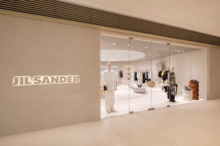 Jil Sander Minimalist Elegance: Leading Luxury Fashion Innovation