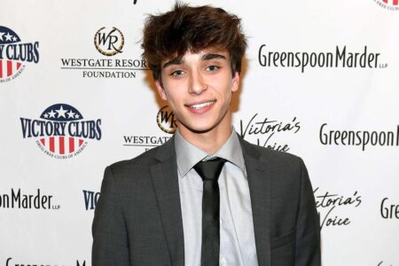 Josh Richards: The Gen-Z Mogul Merging Social Media and Business