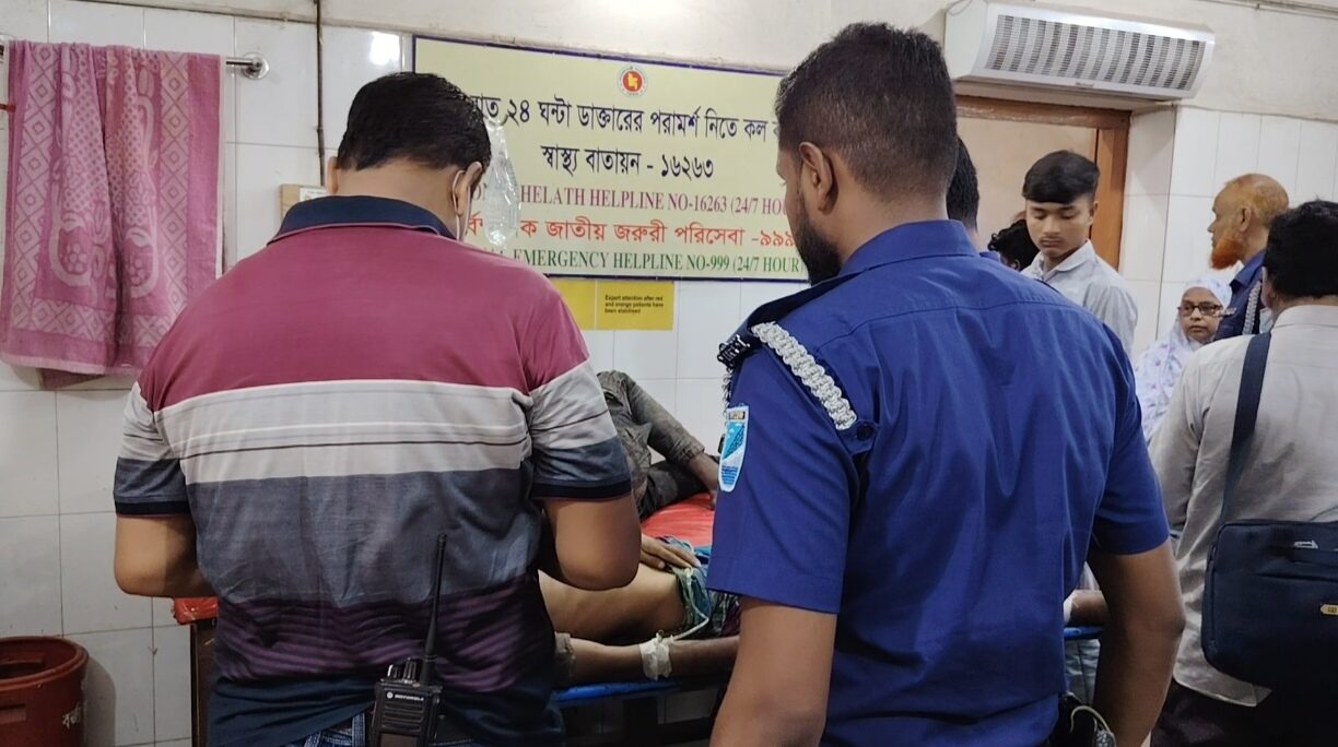 Kaligonj-Gazipur-1 killed, 3 seriously injured in mob lynching on suspicion of-02