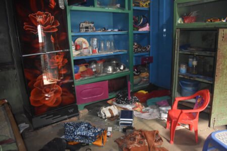 জমি দখলে নিতে সংঘবদ্ধ হামলা-ভাঙচুর, আহত ৫ Manikganj