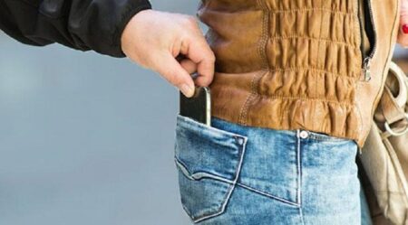 ইউরোপের মধ্যে সবচেয়ে বেশি মোবাইল চুরি হয় যুক্তরাজ্যে Mobile Theft