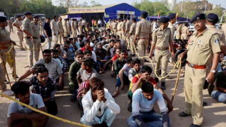 অবৈধভাবে শত শত মুসলিমকে বাংলাদেশে পুশইন করছে ভারত Muslim