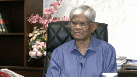 অর্থ উপদেষ্টা