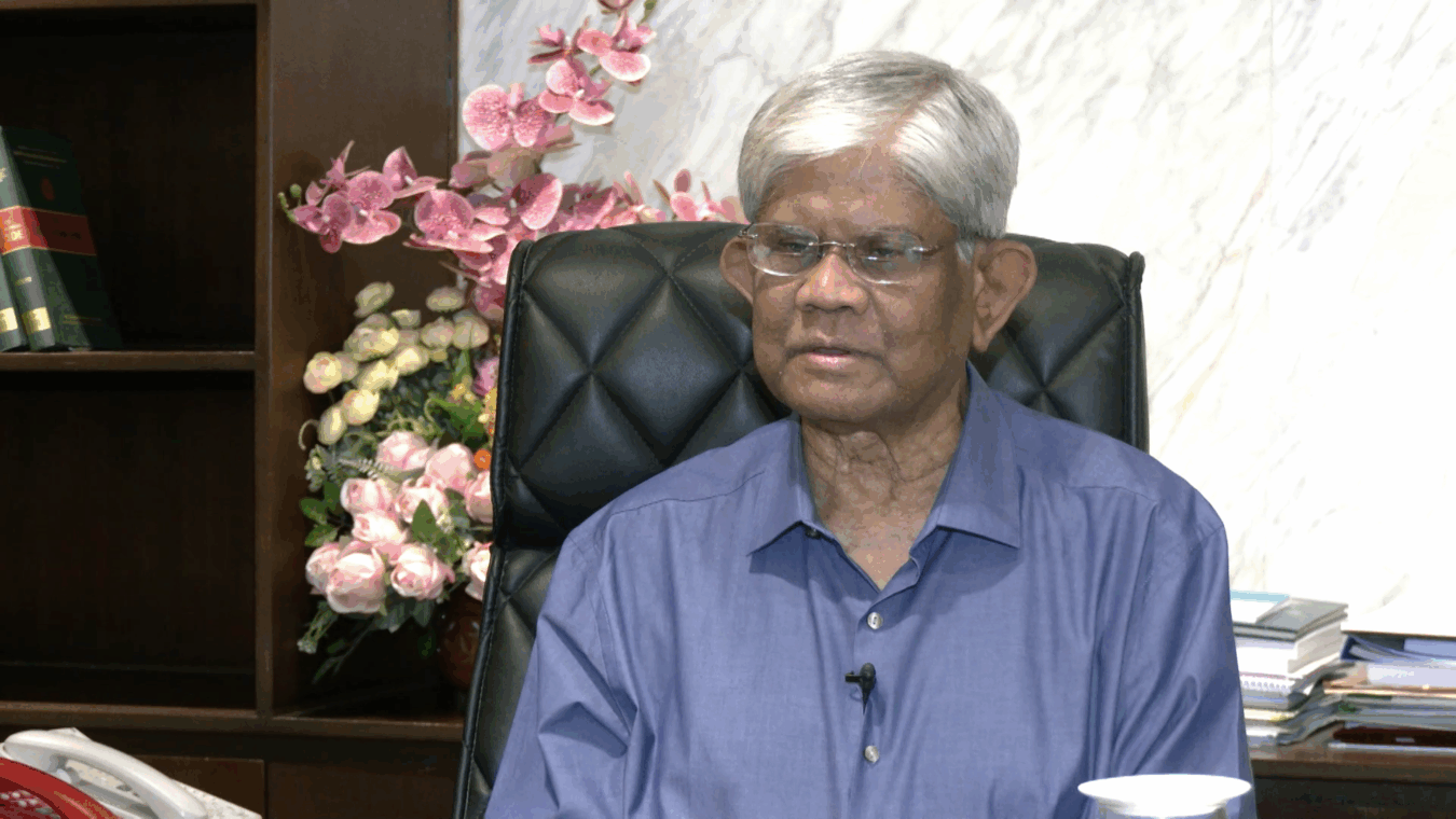 অর্থ উপদেষ্টা