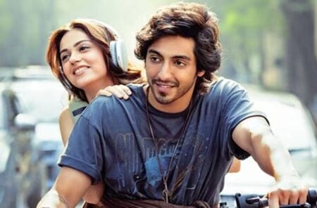 বলিউডে পা রেখেই সুপারস্টার হলেন এই স্টারকিড Sayara