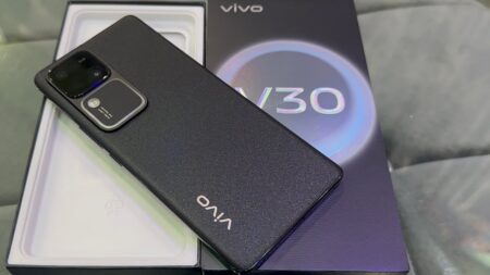 Vivo V30