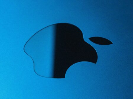 apple spyware warning