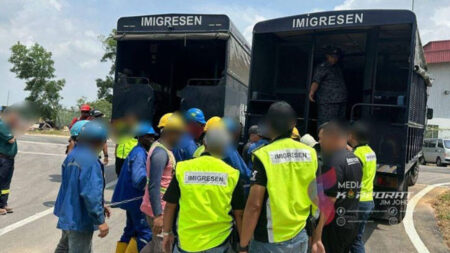 মালয়েশিয়ায়