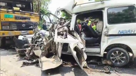 নাটোরে ট্রাক-মাইক্রোবাস