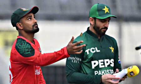 টস জিতে ফিল্ডিংয়ে বাংলাদেশ টস জিতে ফিল্ডিংয়ে বাংলাদেশ