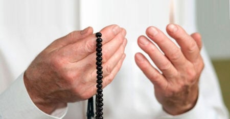ইবাদতে নিয়মিত হওয়ার উপায়