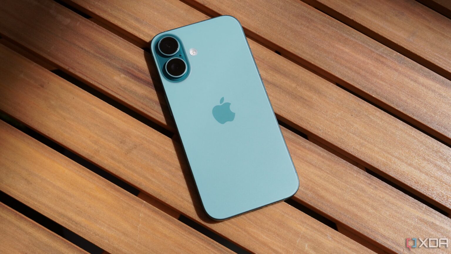 iPhone 16