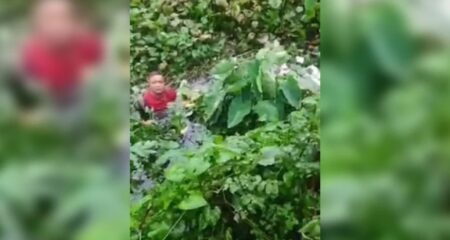 ছাত্র-জনতার ভয়ে ডোবায় ঝাঁপ