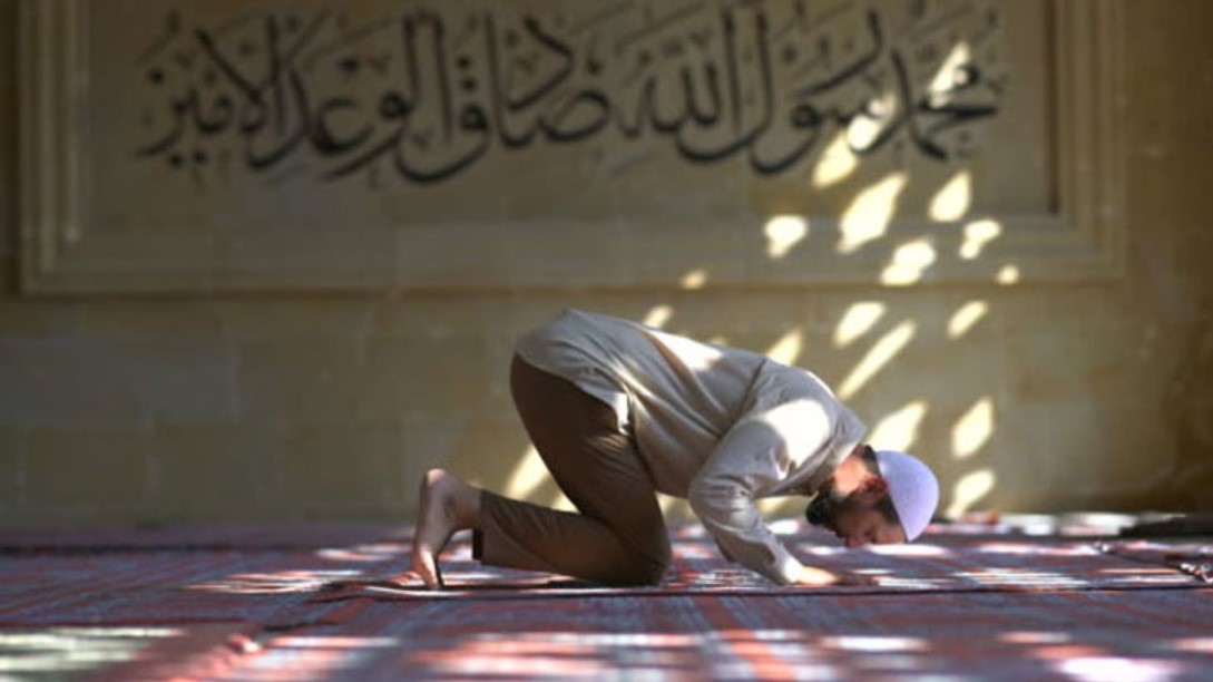 নামাজে মনোযোগ কিভাবে বাড়াবো