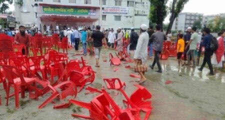 ‘জয় বাংলা’ স্লোগান দিয়ে গোপালগঞ্জে এনসিপির সমাবেশ মঞ্চে হামলা জয় বাংলা স্লোগান