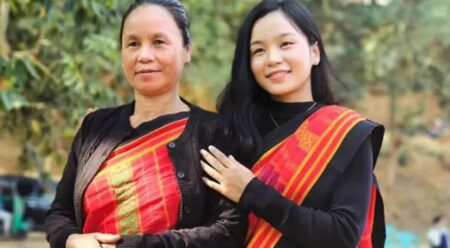 ক্যানসারে আক্রান্ত সাফজয়ী ঋতুপর্ণার মা, অর্থাভাবে থমকে আছে চিকিৎসা rituporna