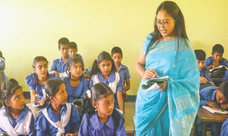 সহকারী শিক্ষক