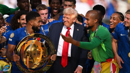 ট্রাম্পের উপর মেডেল চুরি