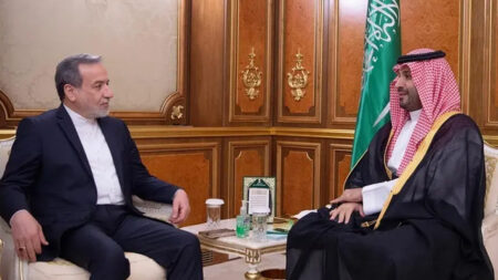 জেদ্দায় সৌদি যুবরাজের সঙ্গে ইরানের পররাষ্ট্রমন্ত্রীর বৈঠক জেদ্দায়