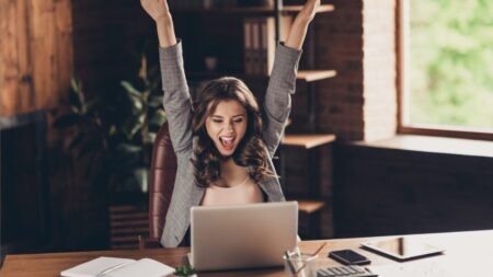 অনলাইন কোর্সে ভালো রেজাল্টের কৌশল: আপনার সাফল্যের চাবিকাঠি খুঁজে নিন! অনলাইন কোর্সে ভালো রেজাল্টের কৌশল