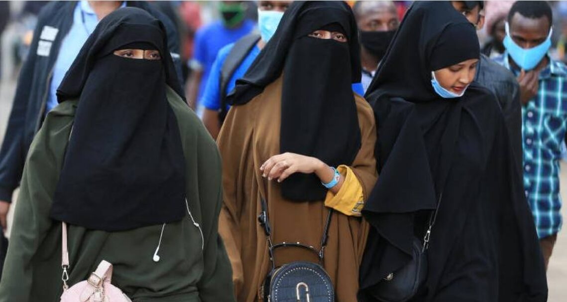 ইসলামে পর্দা পালন