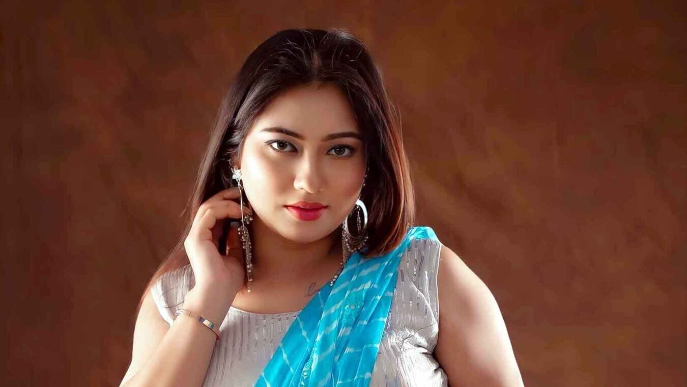 Banyoda Anjelika bilan porno tomosha qiling