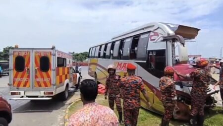 গাড়ির সংঘর্ষ