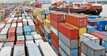 কাল থেকে ৬ মাসের জন্য চট্টগ্রাম বন্দর পরিচালনার দায়িত্ব বুঝে নিচ্ছে নৌবাহিনী চট্টগ্রাম বন্দর